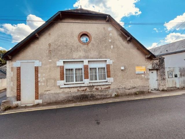 Maison de famille, profession libérale ou division: une opportunité rare au cœur de Saint Gervais La Foret