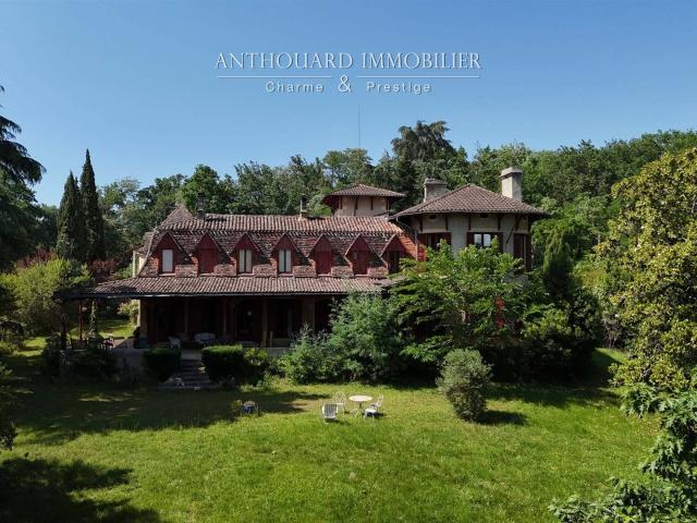 Maison de famille sur 8ha 700m² Bergerac