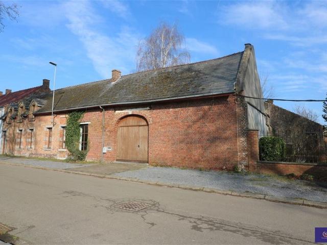 Maison de ferme à vendre pour 299000 euro avec 5 chambres à coucher