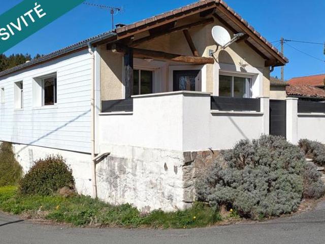 Maison de hameau avec terrasse et garage