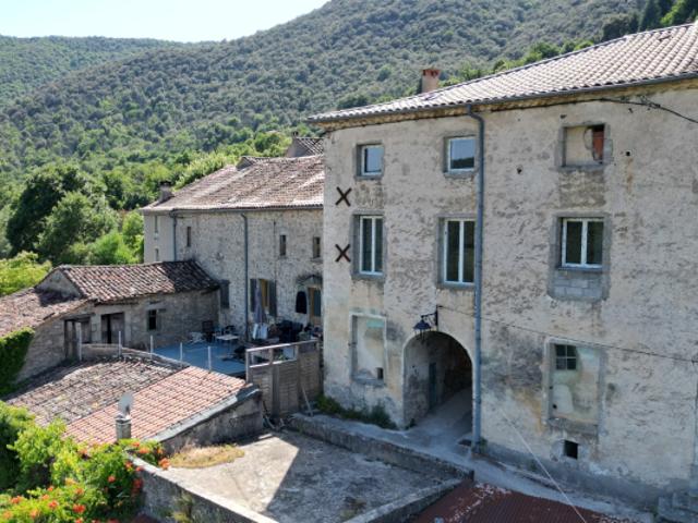 Maison de hameau à rénover sur 3 niveaux