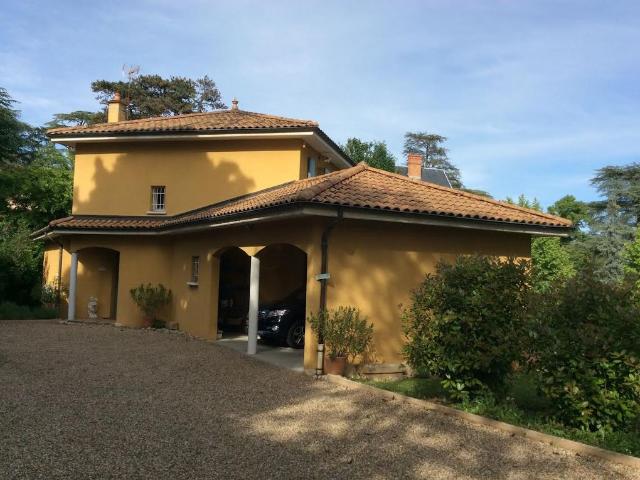 Maison de luxe 4 chambres en location à Crépieux la Pape, Auvergne Rhône Alpes