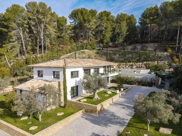 Maison de luxe 4 chambres en vente à Aix en Provence, Provence Alpes Côte d'Azur
