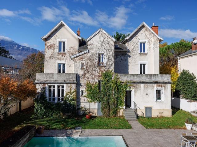 Maison de luxe 4 chambres en vente à Grenoble, Auvergne Rhône Alpes