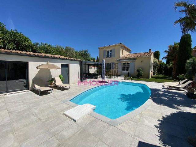 Maison de luxe 4 chambres en vente à Entraigues sur la Sorgue, Provence Alpes Côte d'Azur