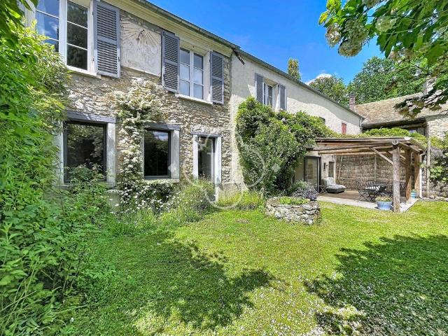 Maison de luxe 4 chambres en vente à Hargeville, France