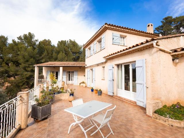 Maison de luxe 4 chambres en vente à Ollioules, France