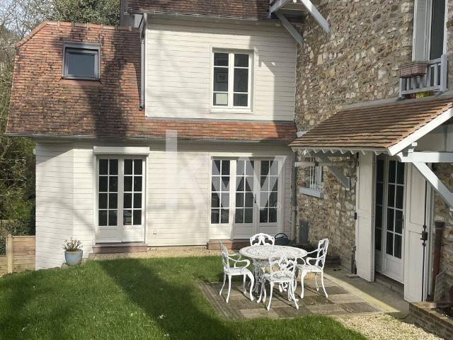 Maison de luxe 4 chambres en vente à Soisy sous Montmorency, France