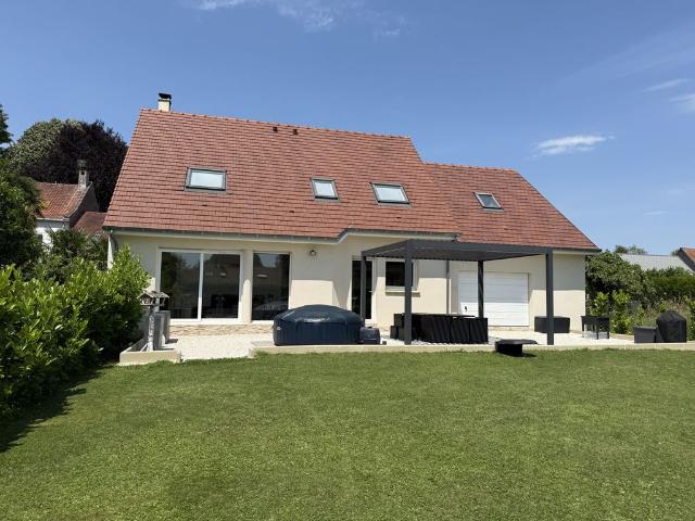 Maison de luxe 4 chambres en vente à Sains en Amiénois, France