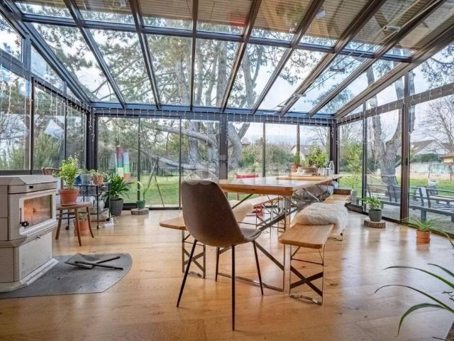 Maison de luxe 4 chambres en vente à Saint Genis Pouilly, Auvergne Rhône Alpes