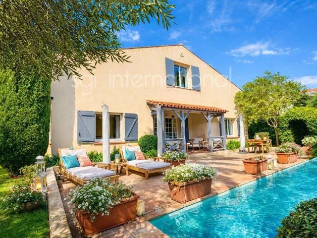 Maison de luxe 4 chambres en vente à Saint Tropez, France