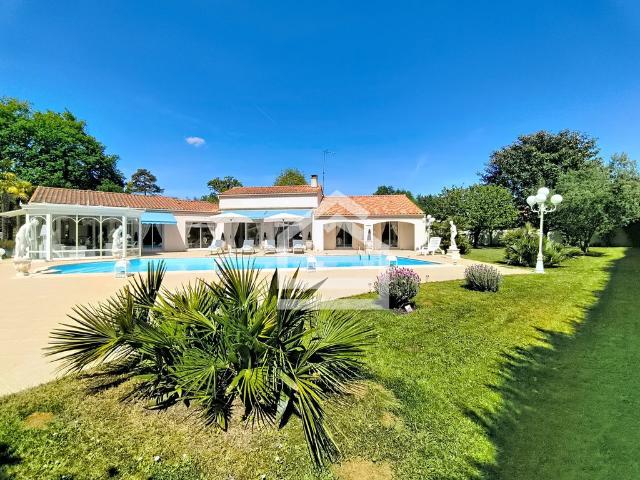 Maison de luxe 4 chambres en vente à Pessac, France