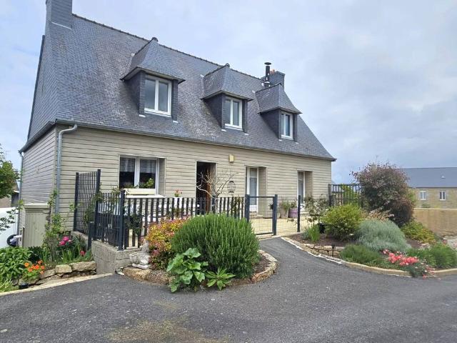 Maison de luxe 4 chambres en vente à Trélévern, France
