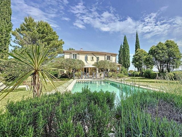Maison de luxe 4 chambres en vente à Uzès, France