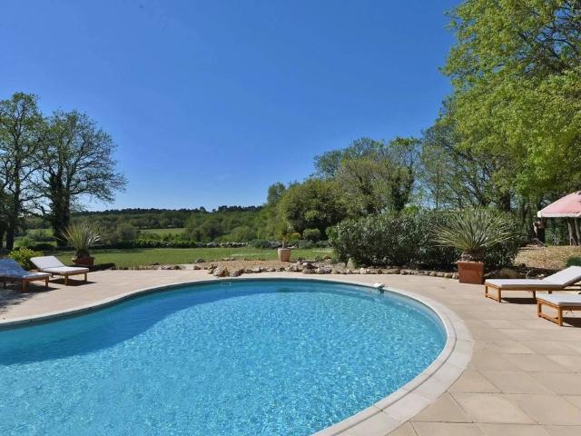 Maison de luxe 4 chambres en vente à Uzès, France