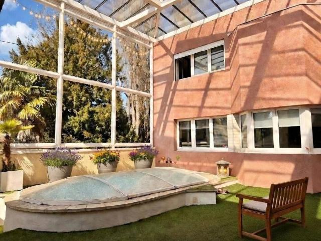 Maison de luxe 5 chambres en vente à La Varenne Saint Hilaire, France