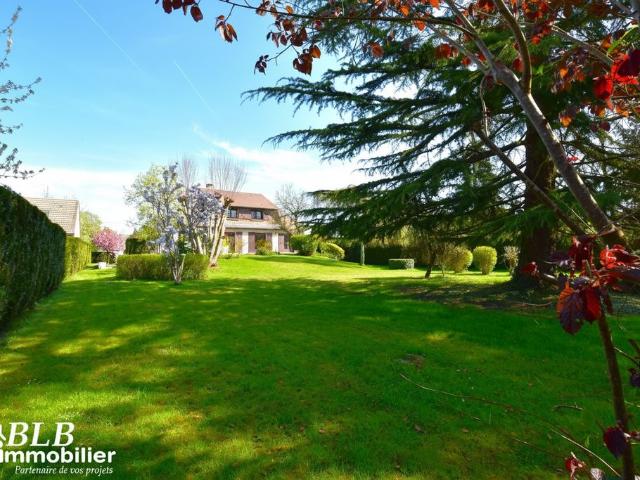 Maison de luxe 5 chambres en vente à Lévis Saint Nom, Île de France