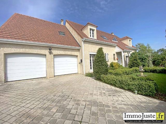 Maison de luxe de 7 pièces en vente à Les Essarts le Roi, Île de France