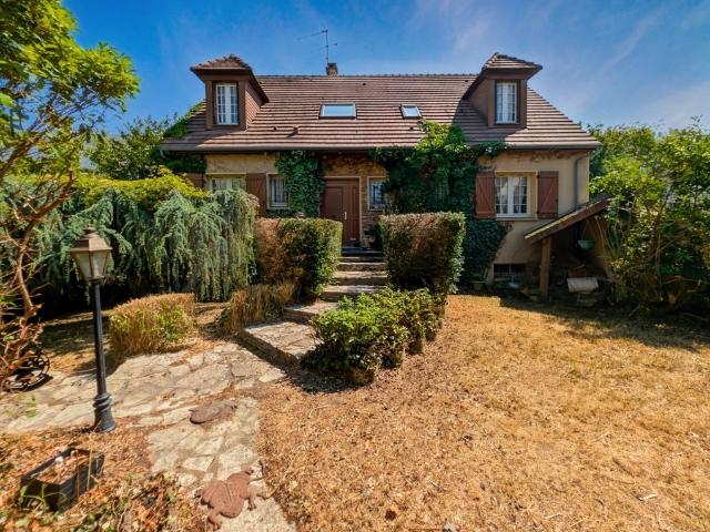 Maison de luxe 5 chambres en vente à Saint Cyr l'École, Île de France