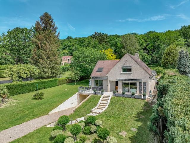 Maison de luxe 5 chambres en vente à Saint Rémy l'Honoré, France