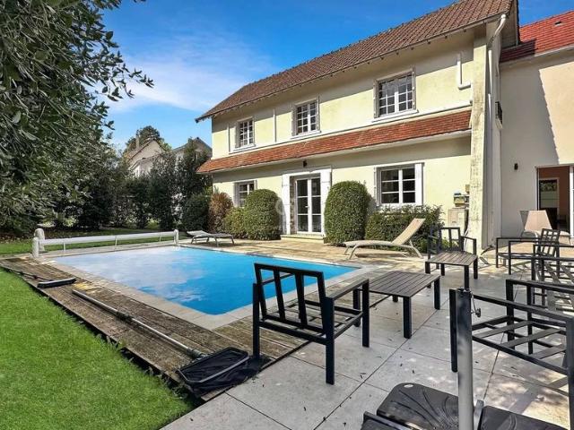 Maison de luxe 5 chambres en vente à Pontoise, France