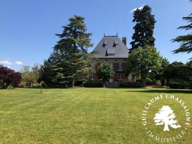 Maison de luxe 6 chambres en vente à Bourges, France