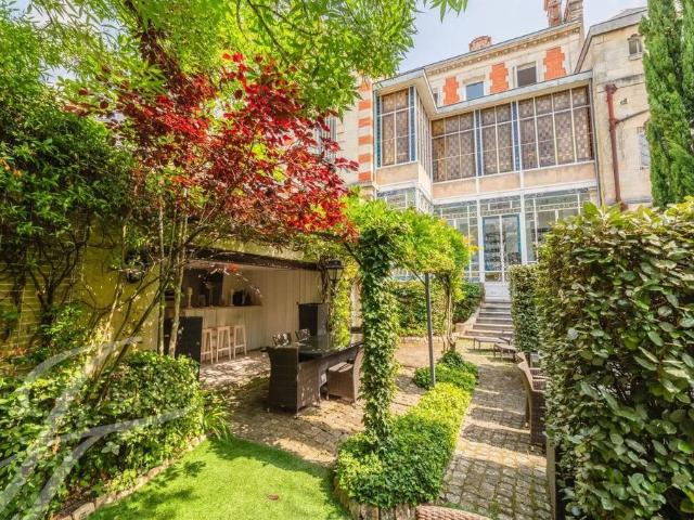Maison de 15 pièces de luxe en vente à Bordeaux, Nouvelle Aquitaine
