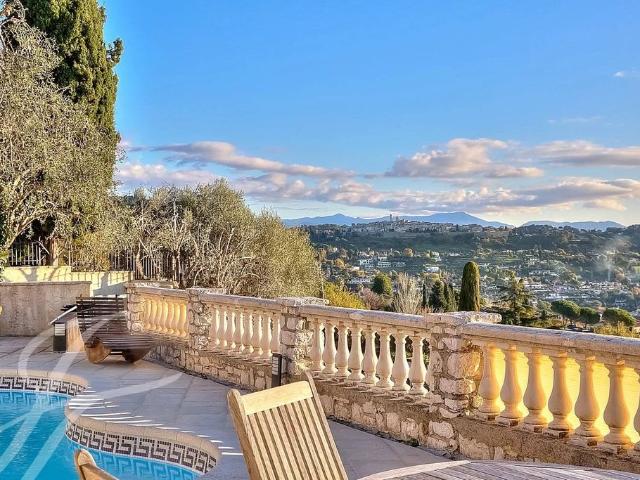 Maison de luxe 6 chambres en vente à La Colle sur Loup, France