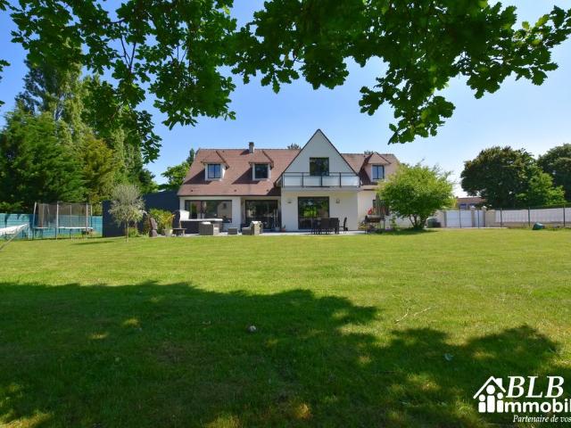 Maison de luxe 6 chambres en vente à Les Essarts le Roi, Île de France