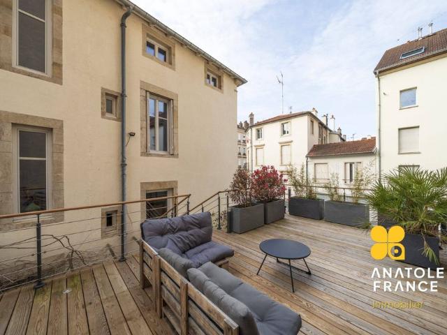 Maison de luxe de 7 pièces en vente à Nancy, France