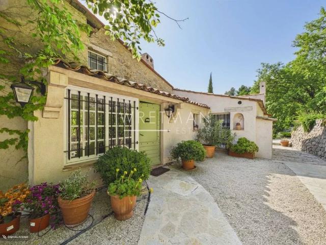 Maison de luxe 6 chambres en vente à Tourrettes sur Loup, France