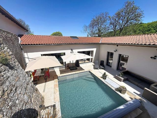 Maison de luxe 6 chambres en vente à Valfleury, France