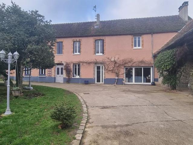 Maison de luxe 7 chambres en vente à Les Ormes sur Voulzie, Île de France