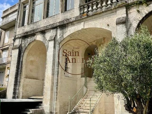 Maison de luxe 8 chambres en vente à Angoulême, France