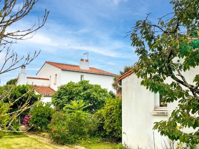 Maison de luxe 10 chambres en vente à Saint Georges de Didonne, France