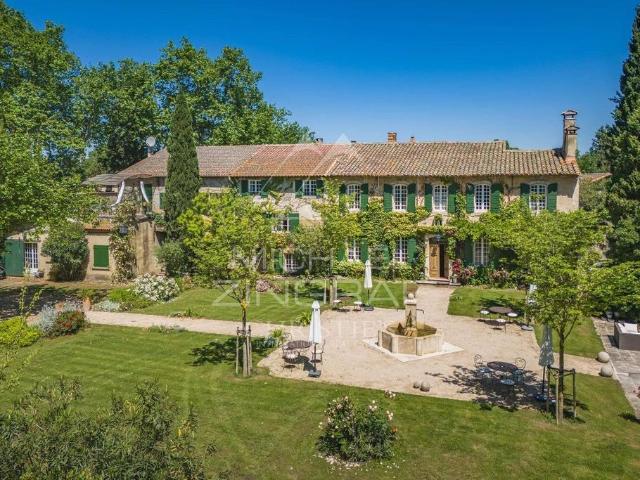 Maison de luxe 14 chambres en vente à Avignon, France