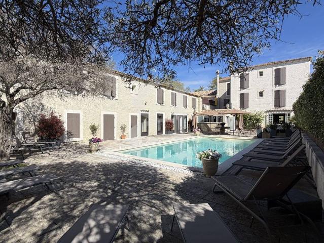 Maison de luxe 18 chambres en vente à Maussane, France