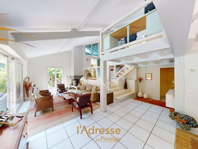 Maison de luxe 3 chambres en vente à Bassussarry, France