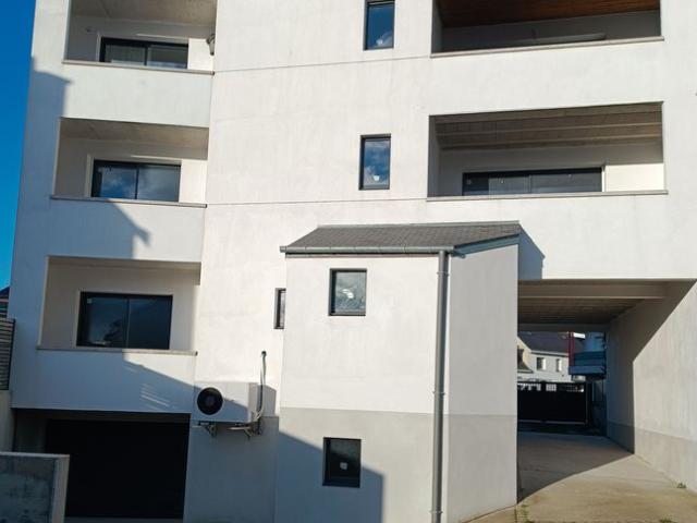 Maison de 3 chambres de luxe en vente à Lanester, Bretagne
