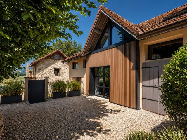 Maison de luxe 3 chambres en vente à Meyrieux Trouet, France