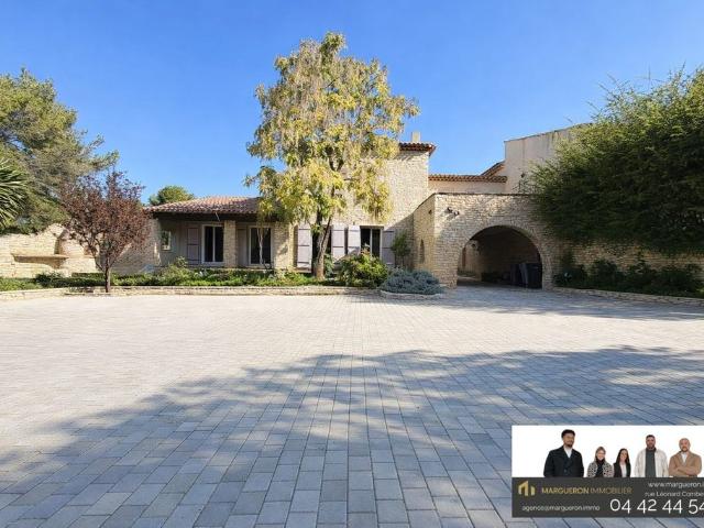 Maison de luxe 3 chambres en vente à Saint Mitre les Remparts, France