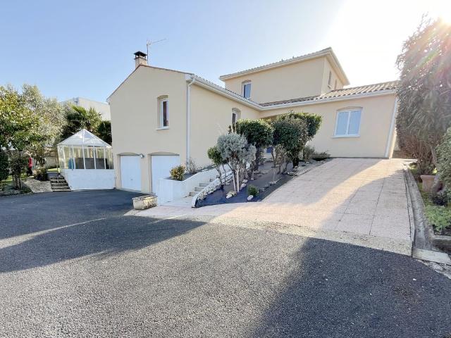 Maison de luxe 3 chambres en vente à Vaux sur Mer, Nouvelle Aquitaine