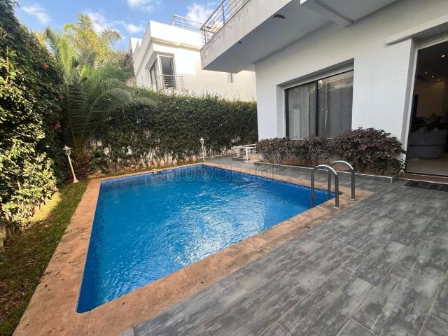 Maison de luxe à louer à Ain Diab. 3 pièces. Bien meublé