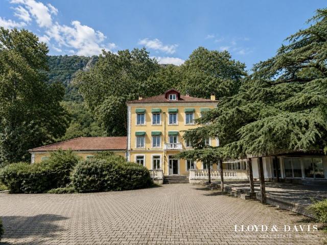 Maison de luxe de 40 pièces en vente à Valence, Auvergne Rhône Alpes