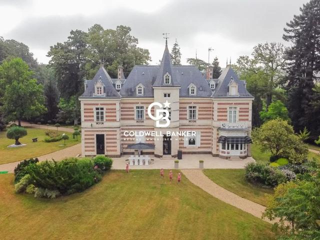 Prestigieux château en vente Le Mans, France