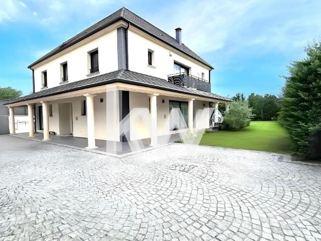 Maison de luxe de 446 m2 en vente Élancourt, France