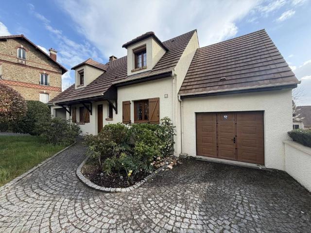 Maison de luxe de 4 chambres en vente à Condé Sainte Libiaire, Île de France