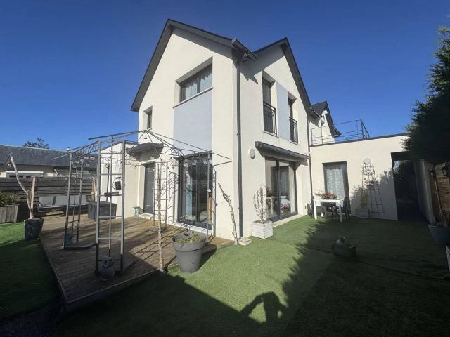 Maison de luxe de 4 chambres en vente à Cabourg, Normandie
