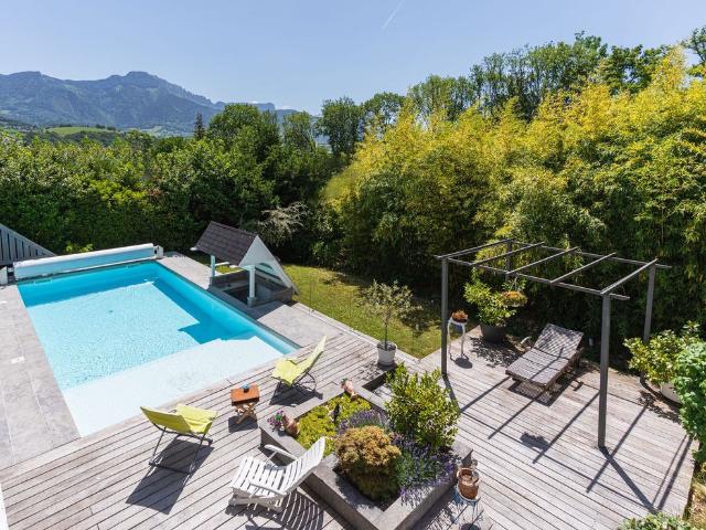 Maison de luxe de 4 chambres en vente à Charvonnex, France