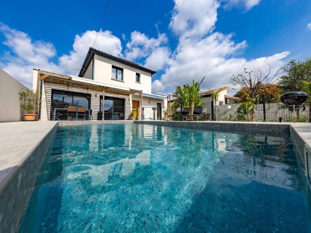Maison de luxe de 4 chambres en vente à Aigues Vives, Occitanie
